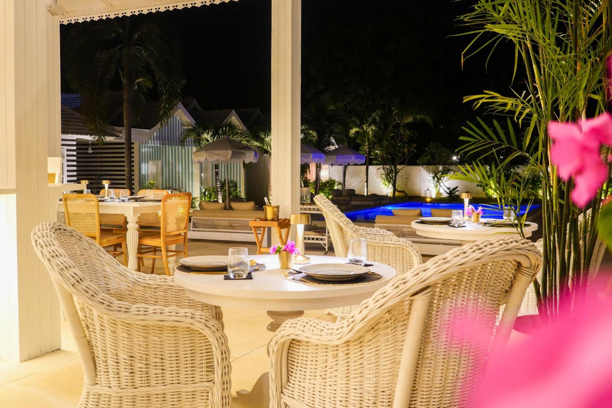 Ria Uluwatu, Tropical Chic Hotel Exterior photo