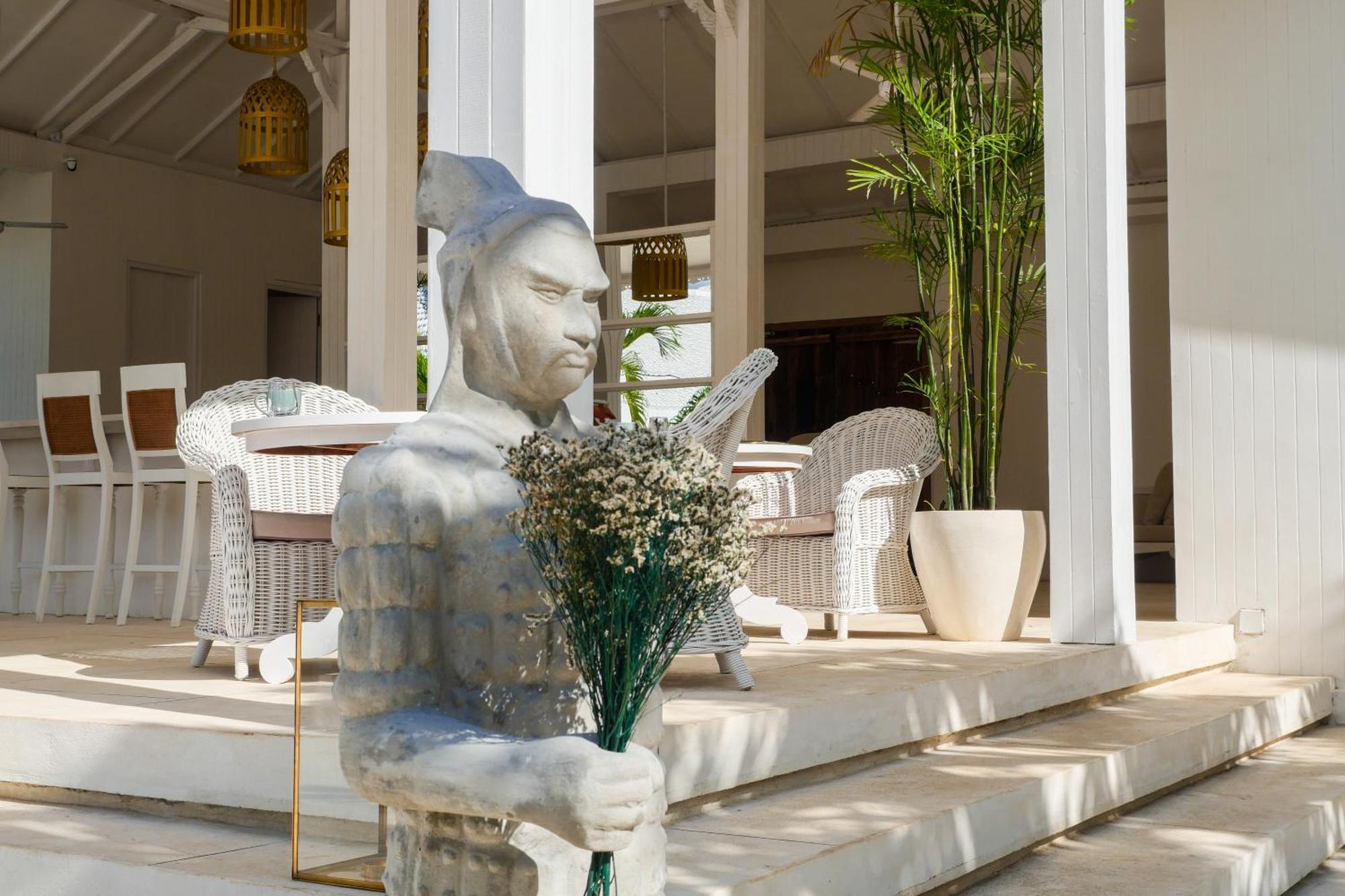 Ria Uluwatu, Tropical Chic Hotel Exterior photo