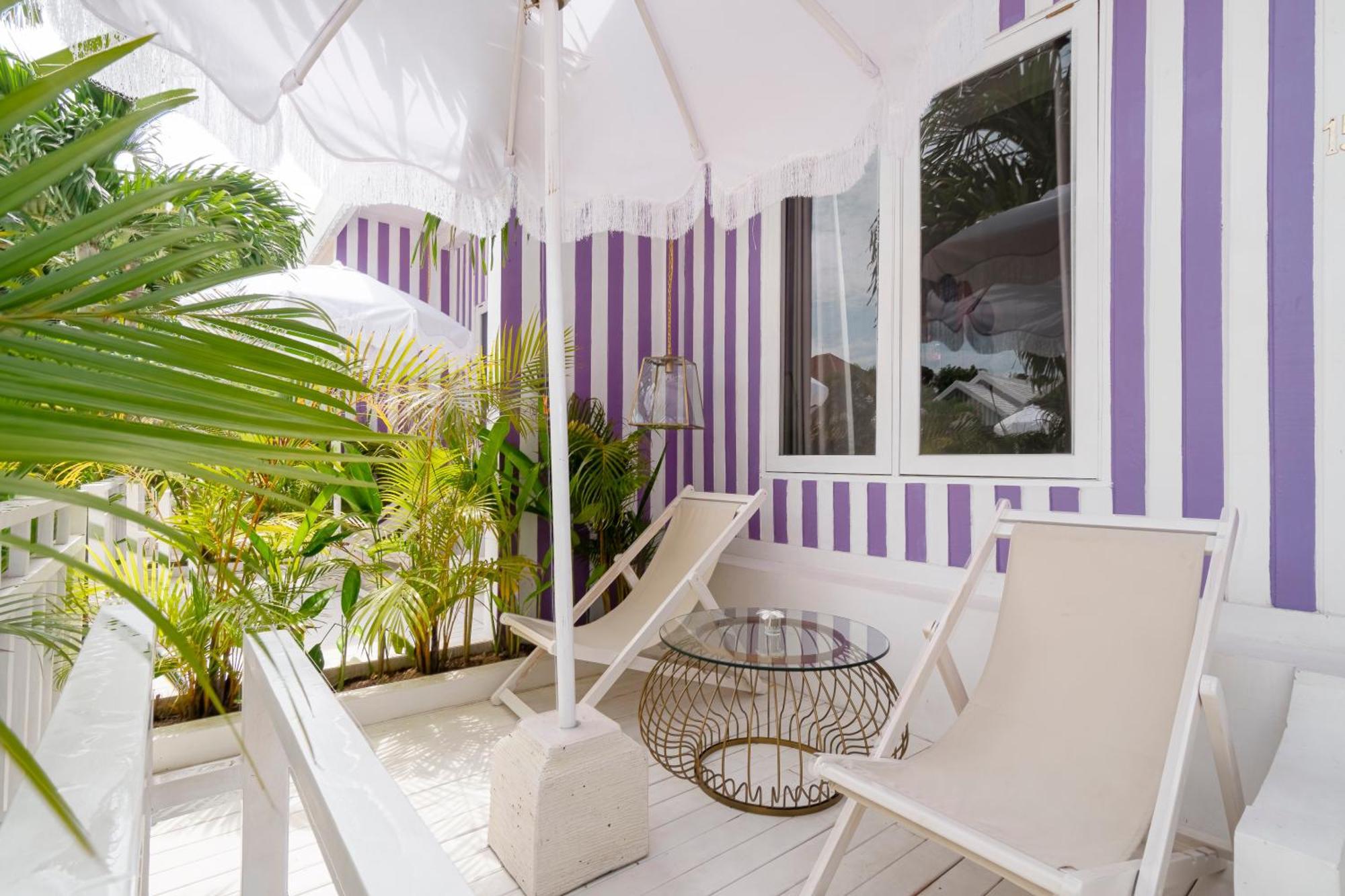 Ria Uluwatu, Tropical Chic Hotel Exterior photo