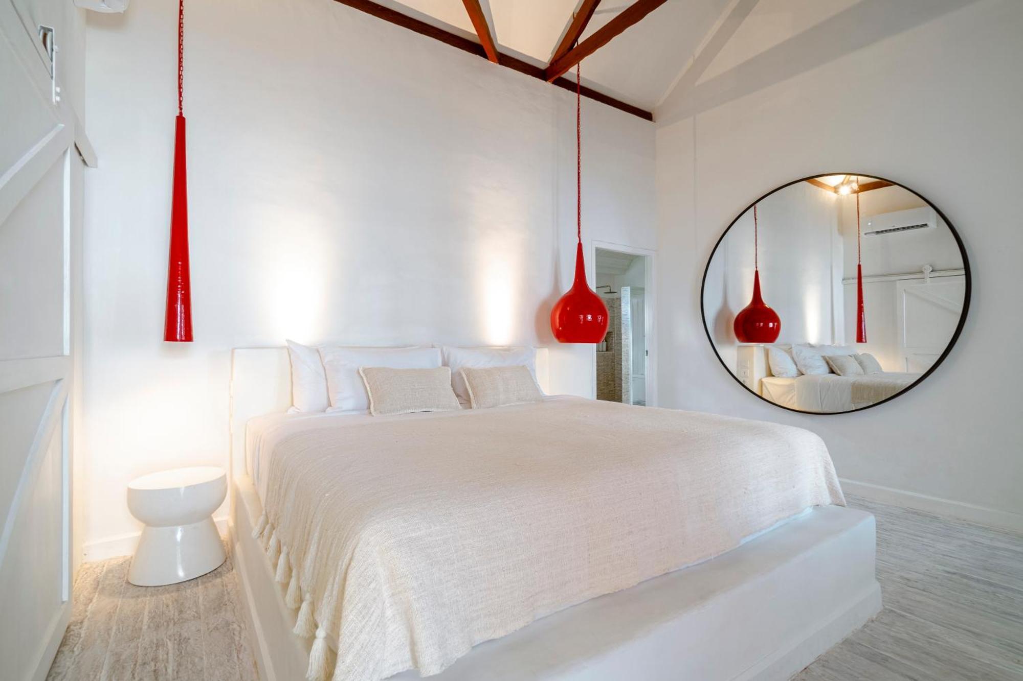 Ria Uluwatu, Tropical Chic Hotel Exterior photo